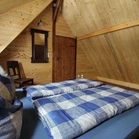 Ferienhaushaelfte Goesselberg Im Anno Dazumal, Zu Grossmutters Zeiten, Linke Seite Holiday home Klingenthal